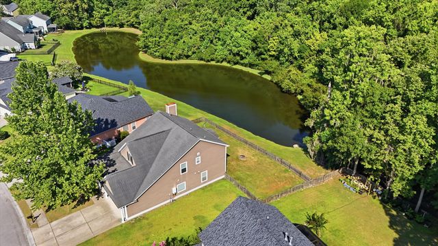 8560 Sentry Circle, North Charleston, SC 29420