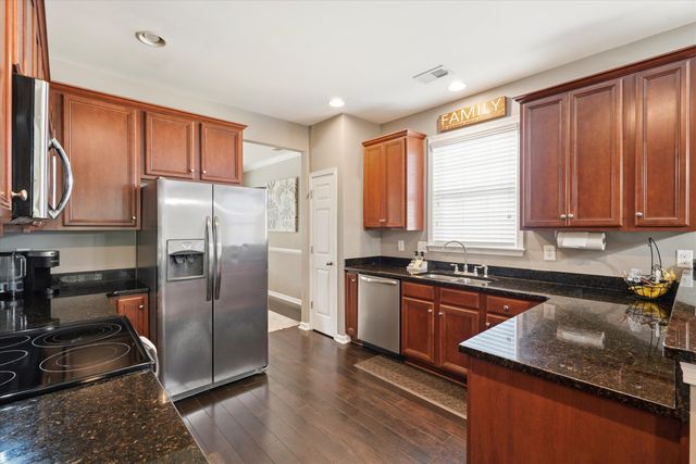 8560 Sentry Circle, North Charleston, SC 29420