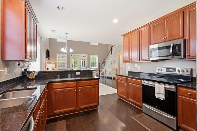 8560 Sentry Circle, North Charleston, SC 29420