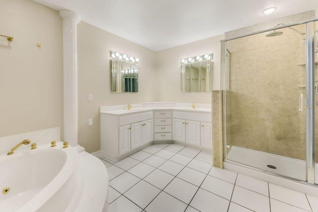 3030 S 130th STREET, New Berlin, WI 53151