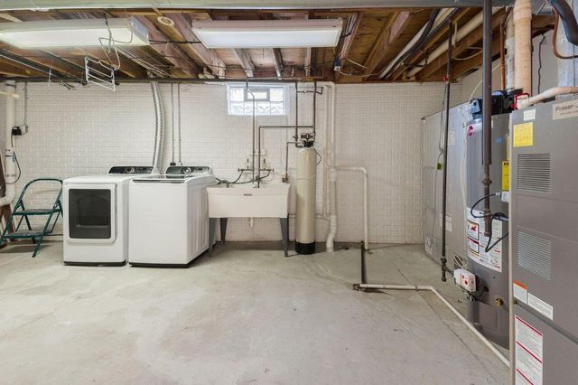 3030 S 130th STREET, New Berlin, WI 53151