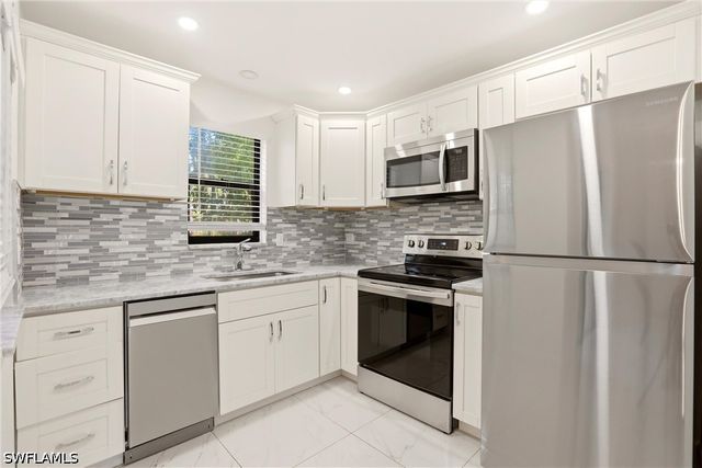 1450 GREEN VALLEY CIR 502, Naples, FL 34104