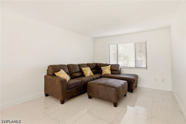 1450 GREEN VALLEY CIR 502, Naples, FL 34104