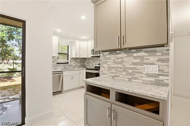 1450 GREEN VALLEY CIR 502, Naples, FL 34104