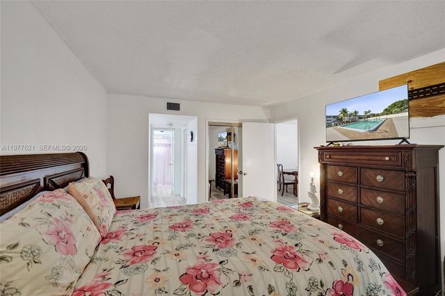 4650 Washington Street 209, Hollywood, FL 33021