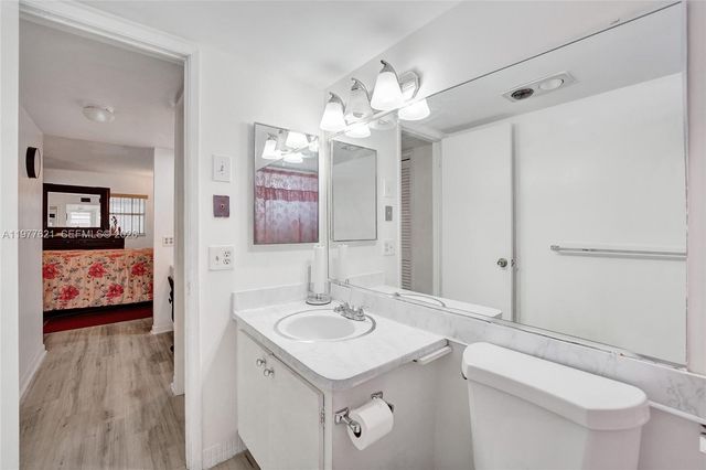 4650 Washington Street 209, Hollywood, FL 33021