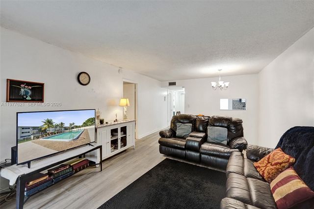 4650 Washington Street 209, Hollywood, FL 33021