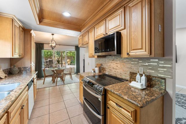 8645 Prairiewoods Dr, Sacramento, CA 95828