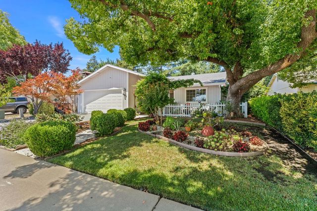 8645 Prairiewoods Dr, Sacramento, CA 95828