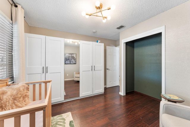 8645 Prairiewoods Dr, Sacramento, CA 95828