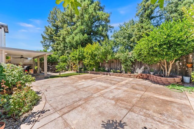 8645 Prairiewoods Dr, Sacramento, CA 95828