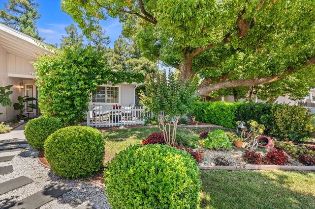 8645 Prairiewoods Dr, Sacramento, CA 95828