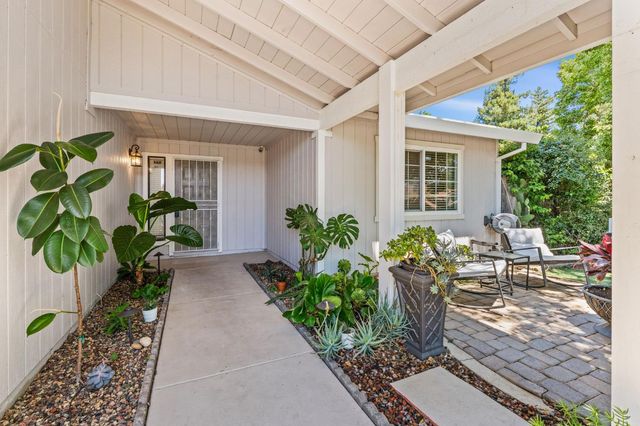 8645 Prairiewoods Dr, Sacramento, CA 95828