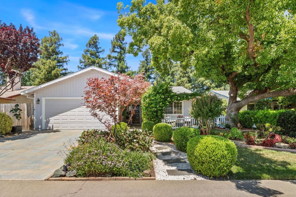 8645 Prairiewoods Dr, Sacramento, CA 95828