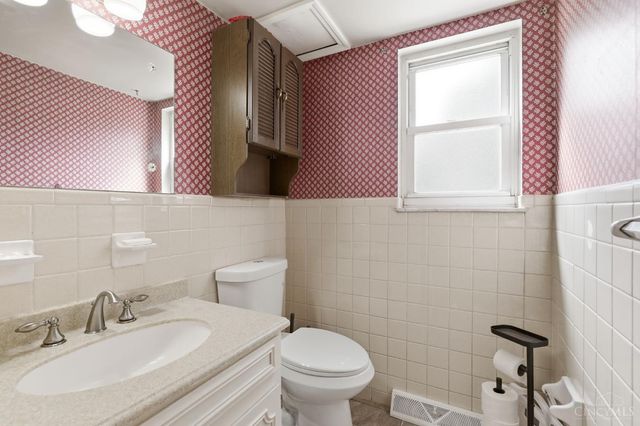 7975 Pfeiffer Road, Montgomery, OH 45242