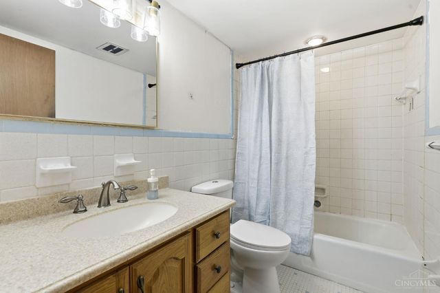 7975 Pfeiffer Road, Montgomery, OH 45242