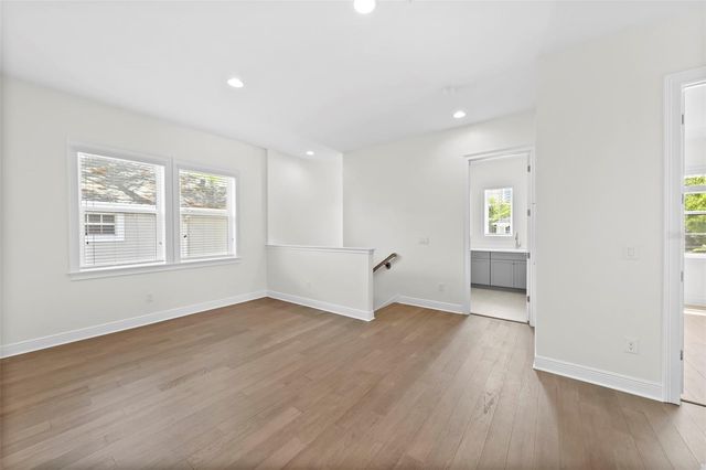 2905 W SAN CARLOS STREET, Tampa, FL 33629