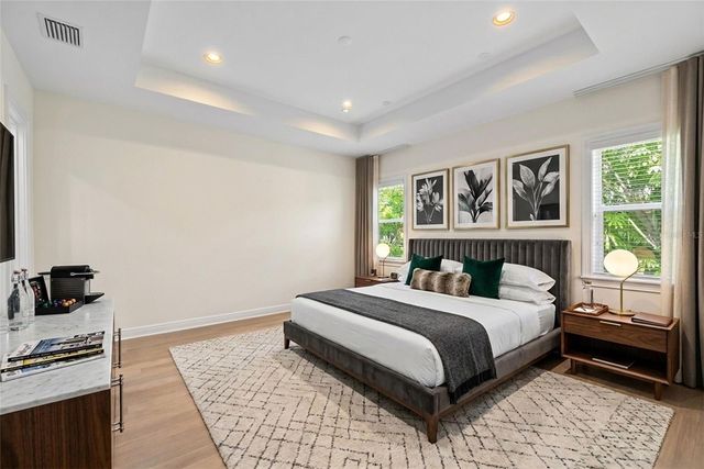 2905 W SAN CARLOS STREET, Tampa, FL 33629