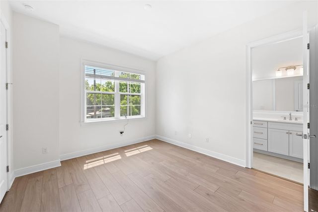 2905 W SAN CARLOS STREET, Tampa, FL 33629