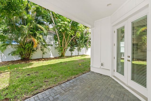 2905 W SAN CARLOS STREET, Tampa, FL 33629