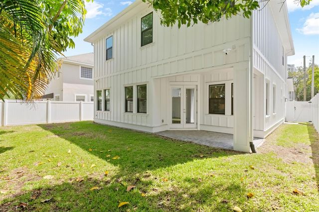 2905 W SAN CARLOS STREET, Tampa, FL 33629