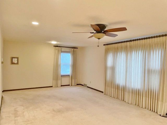 1200 3rd St NE, Minot, ND 58703