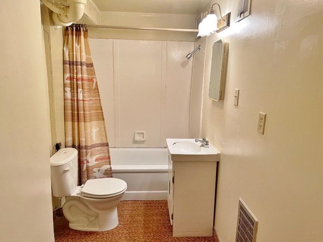 1200 3rd St NE, Minot, ND 58703