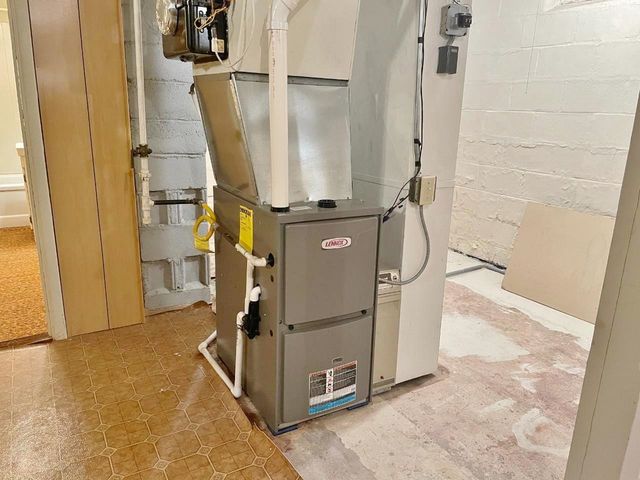 1200 3rd St NE, Minot, ND 58703