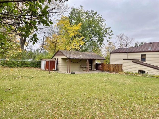 1200 3rd St NE, Minot, ND 58703