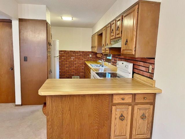 1200 3rd St NE, Minot, ND 58703