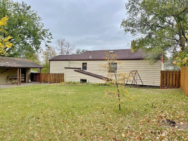 1200 3rd St NE, Minot, ND 58703