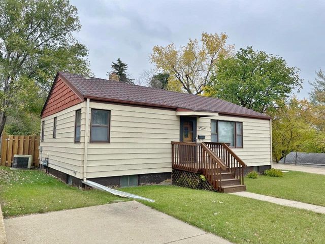 1200 3rd St NE, Minot, ND 58703