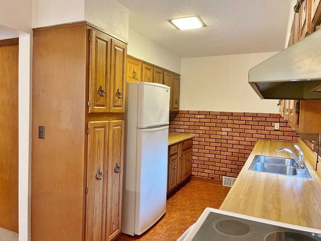 1200 3rd St NE, Minot, ND 58703