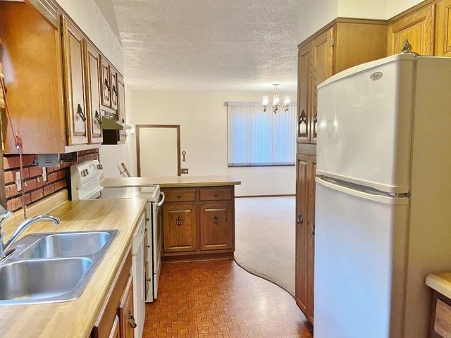 1200 3rd St NE, Minot, ND 58703