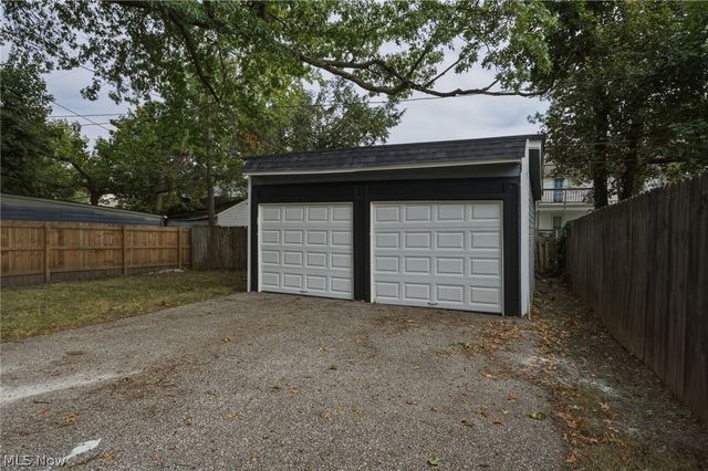 1173 Yellowstone Road, Cleveland Heights, OH 44121