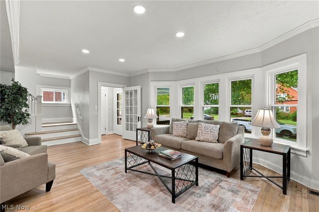 1173 Yellowstone Road, Cleveland Heights, OH 44121