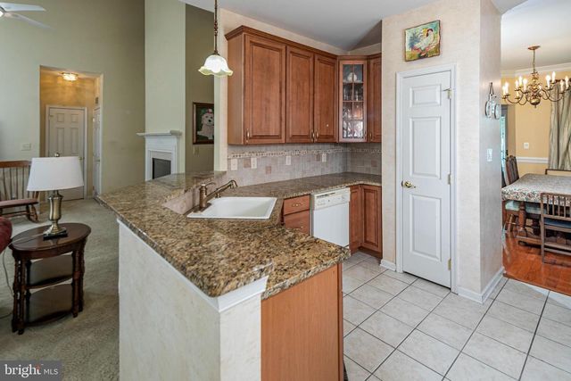 47 LEXINGTON DR, Pennington, NJ 08534