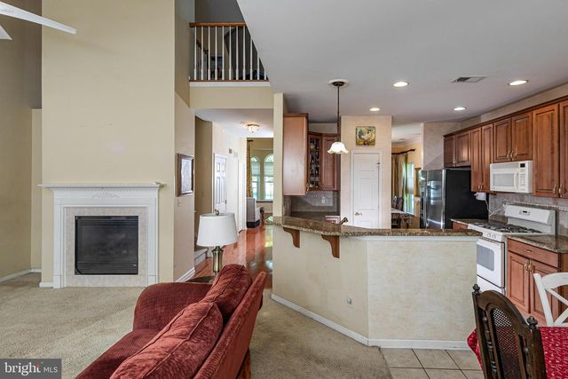 47 LEXINGTON DR, Pennington, NJ 08534