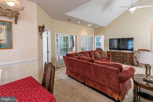 47 LEXINGTON DR, Pennington, NJ 08534