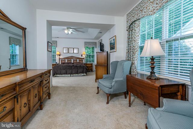 47 LEXINGTON DR, Pennington, NJ 08534