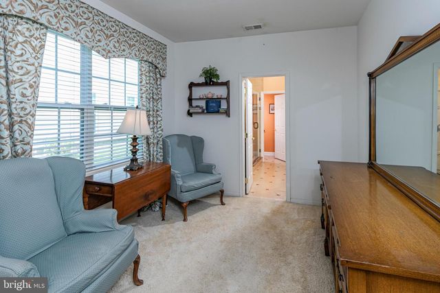 47 LEXINGTON DR, Pennington, NJ 08534