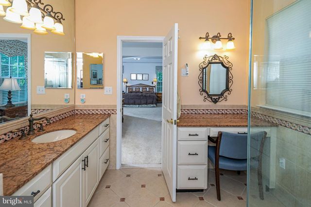 47 LEXINGTON DR, Pennington, NJ 08534