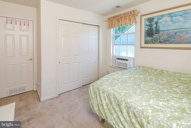 47 LEXINGTON DR, Pennington, NJ 08534