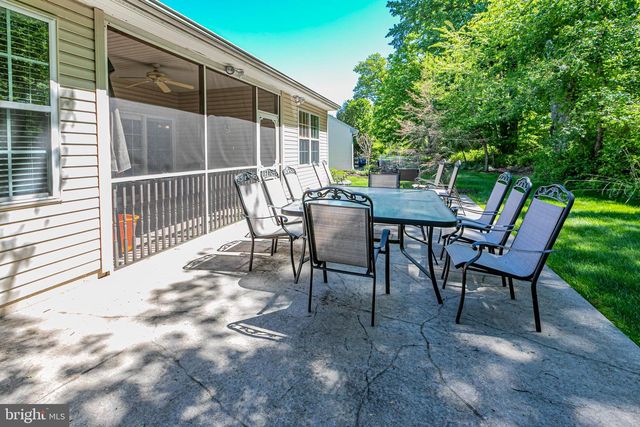 47 LEXINGTON DR, Pennington, NJ 08534