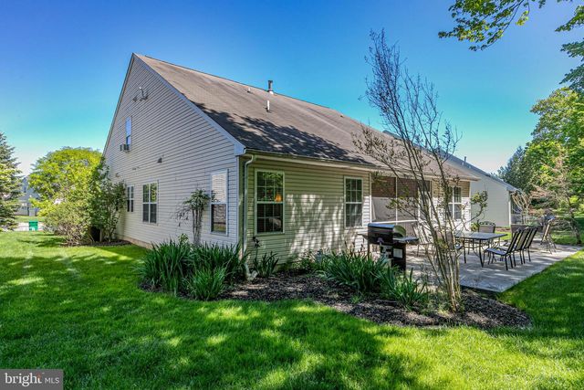 47 LEXINGTON DR, Pennington, NJ 08534