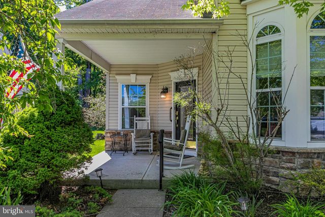 47 LEXINGTON DR, Pennington, NJ 08534