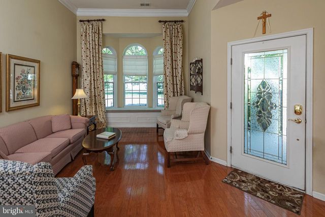 47 LEXINGTON DR, Pennington, NJ 08534