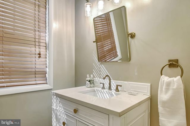 8112 EASTERN AVE NW, Washington, DC 20012