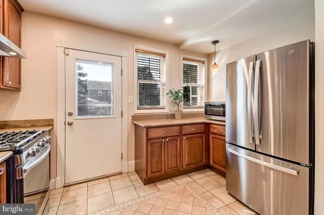 8112 EASTERN AVE NW, Washington, DC 20012