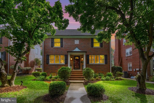 8112 EASTERN AVE NW, Washington, DC 20012